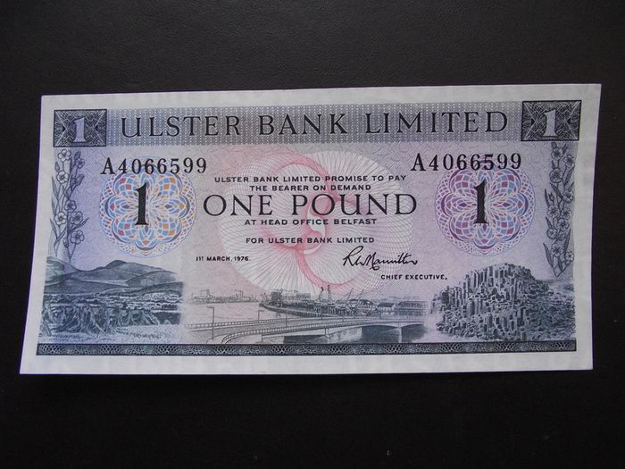 1976 Ulster Bank UNC 1 Pound. Nice Number A4066599