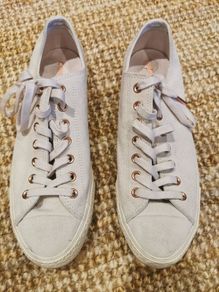 Unisex suede Converse size 10 men's