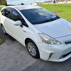 2013 Toyota Prius alfa 7 seater first owner