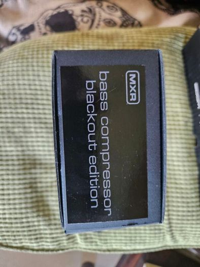 MXR bass compressor blackout edition