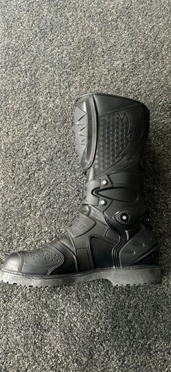 New Sidi adventure 2 goretex boots. Size 9
