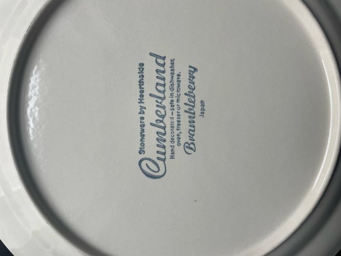 Vintage 25pc Hearthside Cumberland "Brambleberry" Stoneware Dinner Set