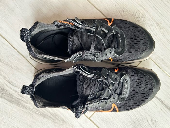 Nike D/M/S/X Dimsix black orange boys runners trainers size 4