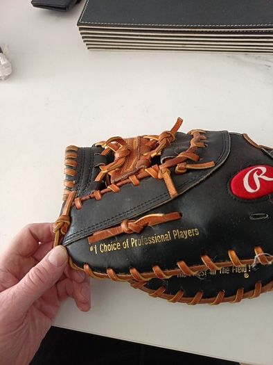 right handed baseball glove