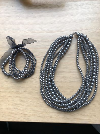 Necklace and bracelet set
