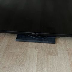 Walker 32 inch tv