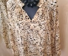 Women's Blouse NWT SIZE 16