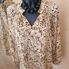 Women's Blouse NWT SIZE 16