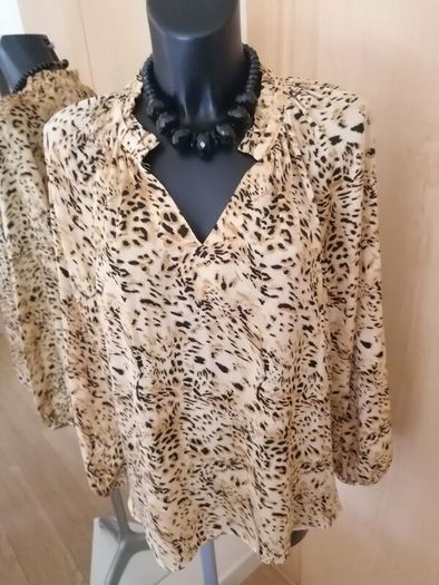 Women's Blouse NWT SIZE 16