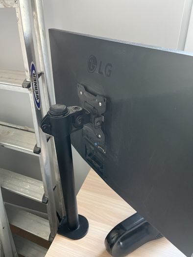 2 LG Computer Monitors (24inch)
