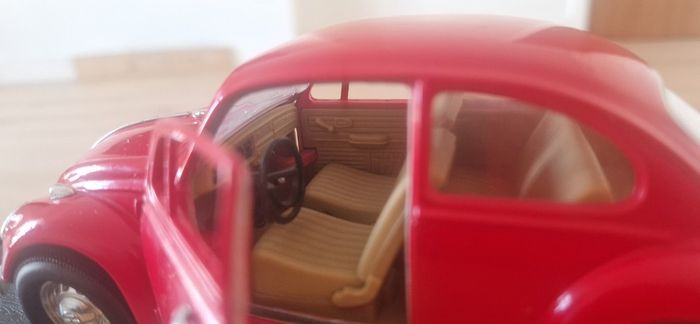 Road Legends VW Beetle 1967 1:24 Red