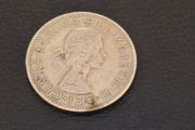 1957 Half Crown UK Coin Queen Elizabeth Shield