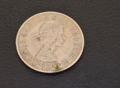 1957 Half Crown UK Coin Queen Elizabeth Shield