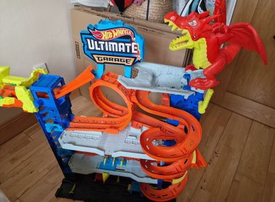 Ultimate Dragon Hot Wheels Garage