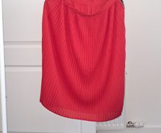 Red Pleated Skirt vv