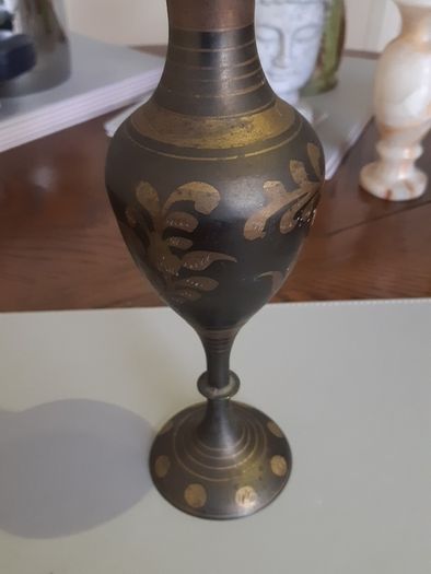 Ex film prop, vase metal