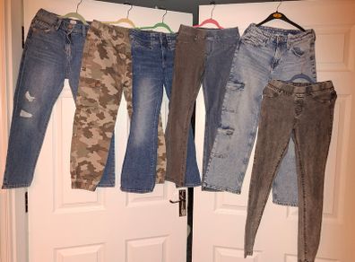 Bug bundle of jeans&jeggings, excellent condition, 9-10 yo