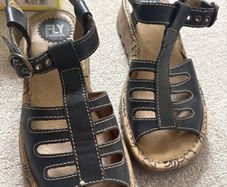 fly London sandals