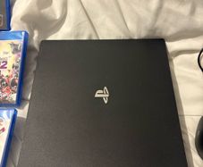 Ultimate Gaming Station: PS4 Pro 1TB + PSVR Full Kit + 46" Samsung TV + 5 Games + 3 Controllers