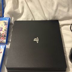 Ultimate Gaming Station: PS4 Pro 1TB + PSVR Full Kit + 46" Samsung TV + 5 Games + 3 Controllers