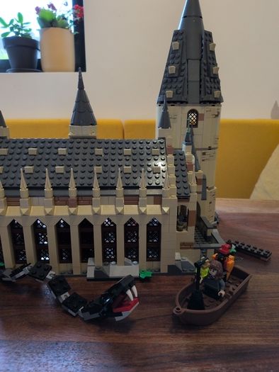 Harry Potter lego castle & 10 figures