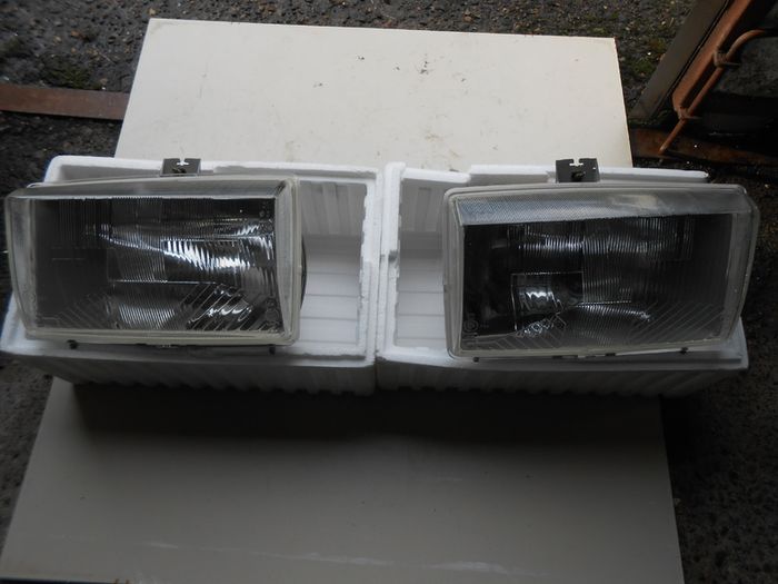 2 Peugeot 305 New Headlamps.