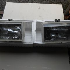 2 Peugeot 305 New Headlamps.