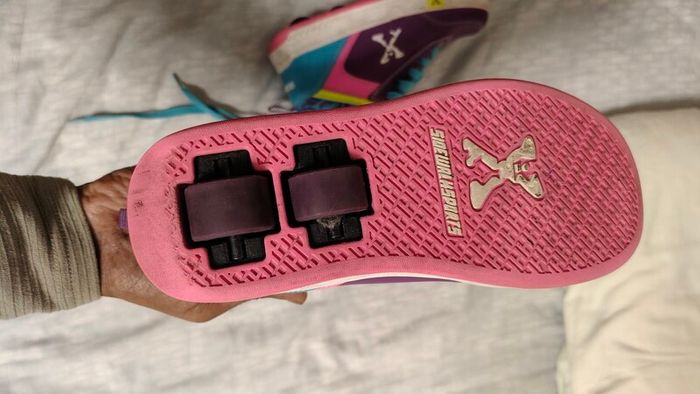 Roller shoes heelys