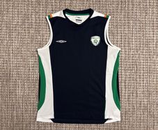 Republic of Ireland sleeveless Umbro training jersey top shirt football