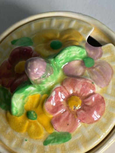 Wade  floral  lidded pot