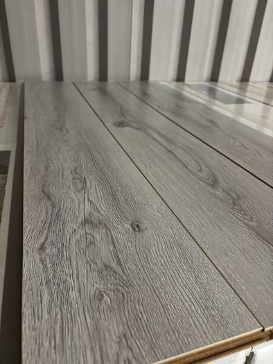New 8mm laminated Flooring