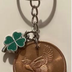 Lucky Irish Penny Pingin Pre Decimal Uncirculated 1968 coin with charm keyring