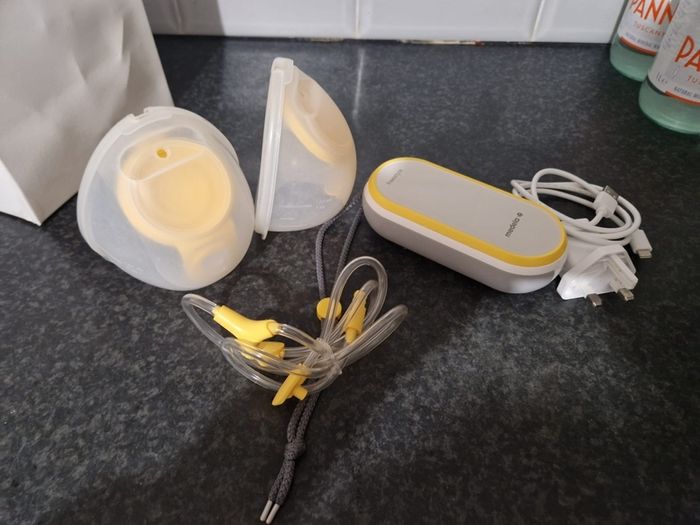 Medela Freestyle Hands-Free Double Electric Breast Pump
