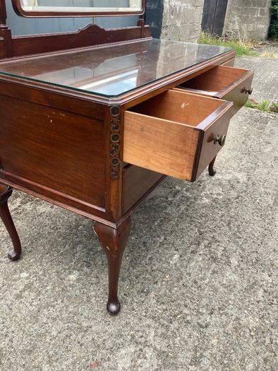Dressing Table / Vanity Unit - Antique.
