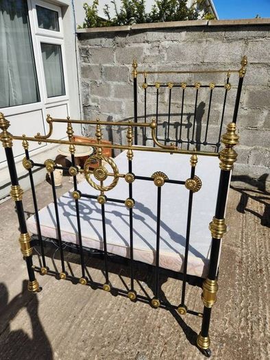 Stunning 4 foot Victorian brass and cast on castors