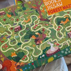 Usborne Book and Jigsaw Forest Maze 300 pieces
