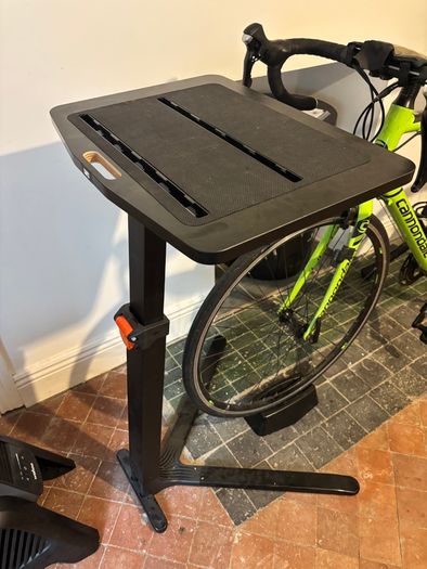 Complete Wahoo Smart Indoor Cycling Setup and Cannondale Road Bike