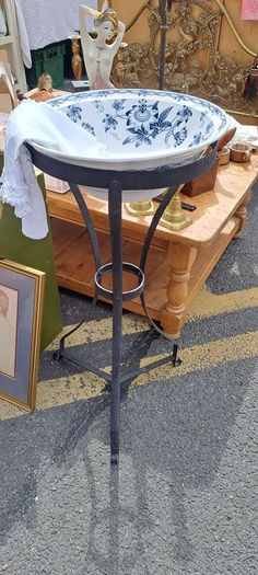 Victorian Jug And Bowl Holder