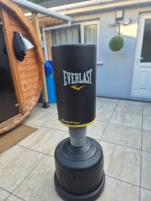 punch bag stand