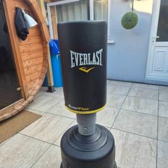 punch bag stand