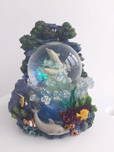 Seaworld Dolphin Globe