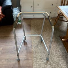 Walking aid for free. Pickup Fossa, Kerry