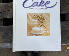 Cake decorating magazines