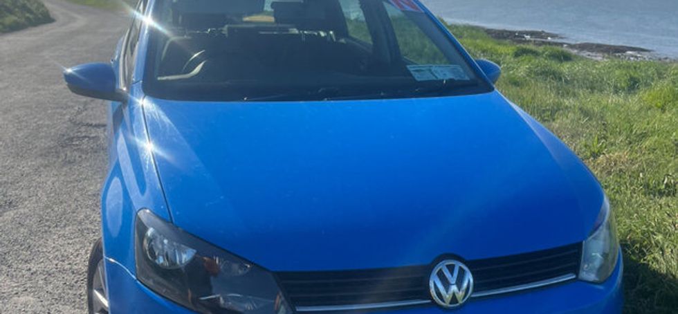 Blue Volkswagen polo 161