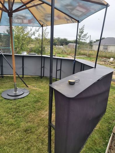 outdoor bar/food area