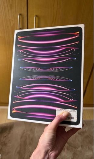 iPad Pro 12.9" 6th Gen 128 GB Wi-Fi