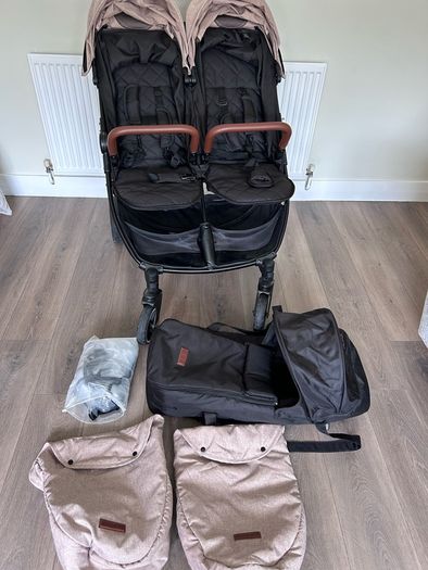 Ickle bubba Venus Double buggy / stroller with newborn insert