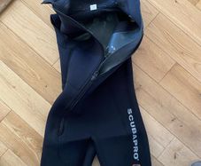 wetsuit