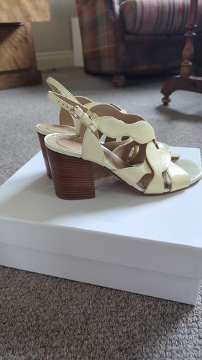 Chloe Classic Leather Sandals - Size 40