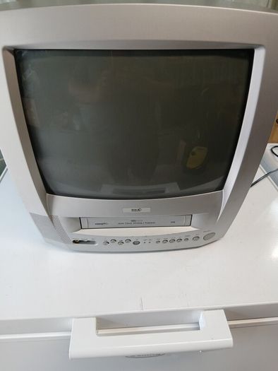 Black diamond crt/vhs combo